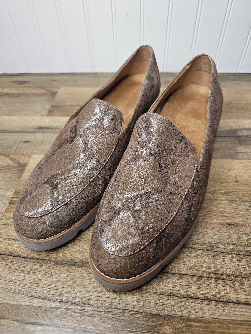 Vionic Kensle Womens Size 11 Brown Loafers Snake Print Slip On H9623LE255